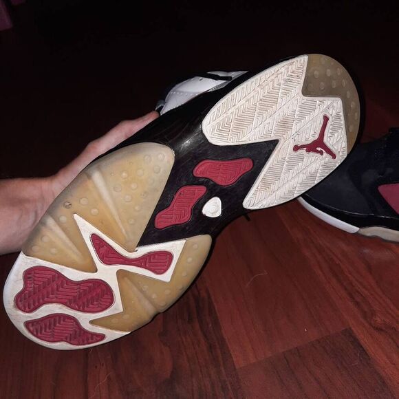 Jordan 6 Carmine Size 9 Sneakers - Picture 5 of 6